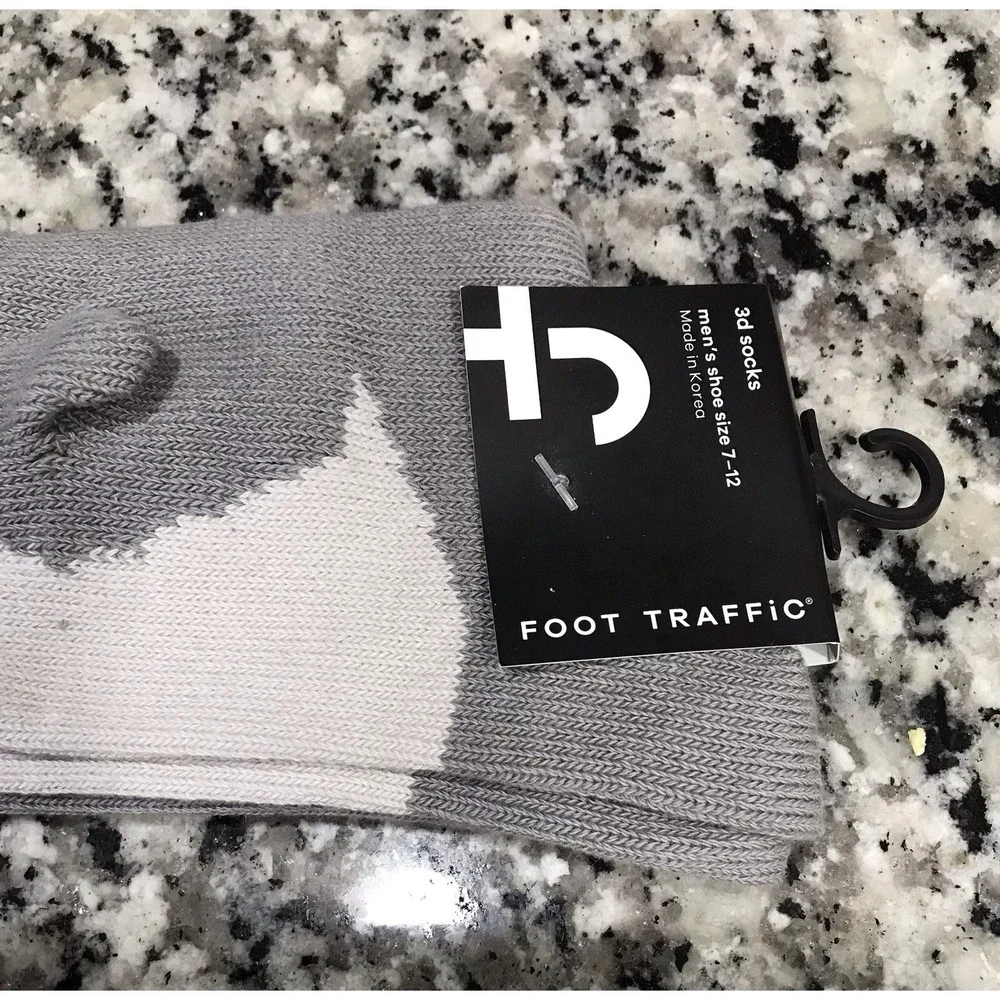 NEW Foot Traffic 3D Shark Socks Men's 7-12 Gray Novelty Animal Fin Teeth